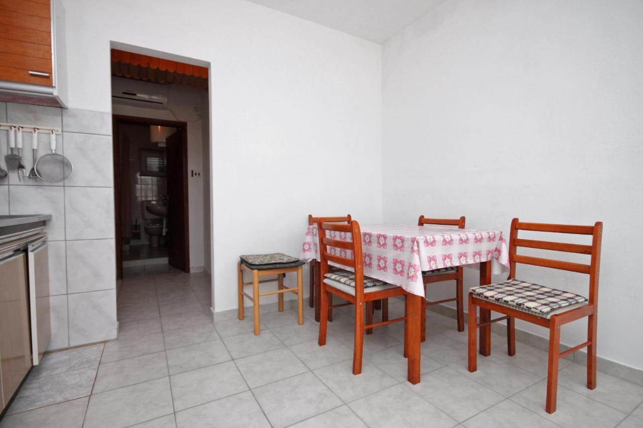 Apartment Metajna 6351A ภายนอก รูปภาพ